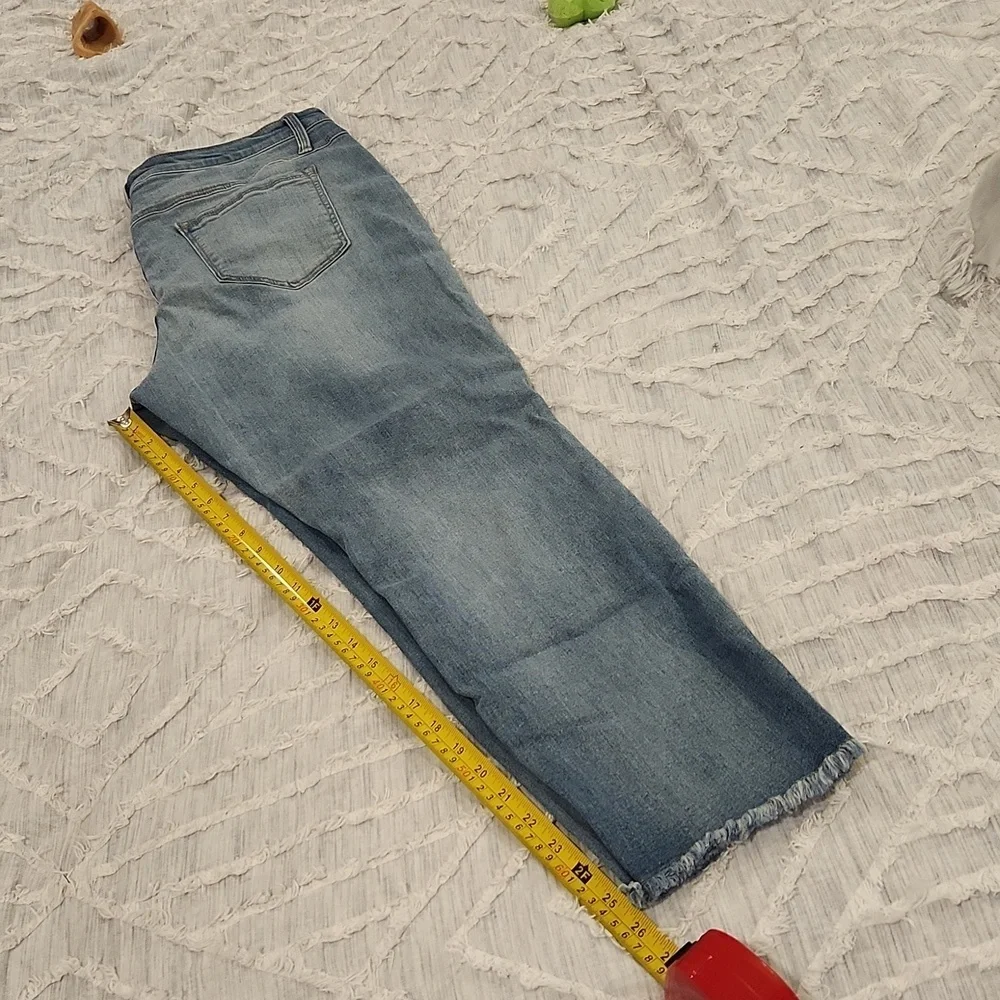 Light wash Buffalo "jess" mid rise skinny distressed jeans size 14! - Picture 11 of 11